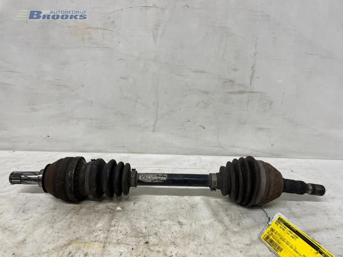 Gebruikte Steekas links-voor Opel Astra H (L48) 1.6 16V Twinport Prijs € 15,00 Margeregeling aangeboden door Autobedrijf Brooks