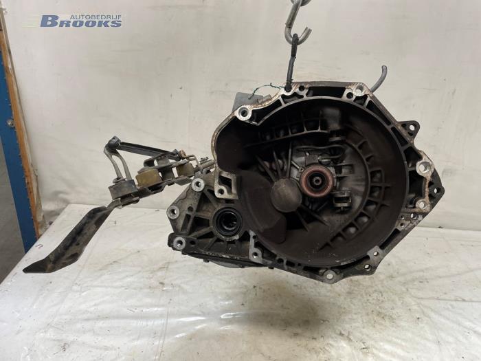 Gebruikte Versnellingsbak Opel Astra H (L48) 1.6 16V Twinport Prijs € 150,00 Margeregeling aangeboden door Autobedrijf Brooks