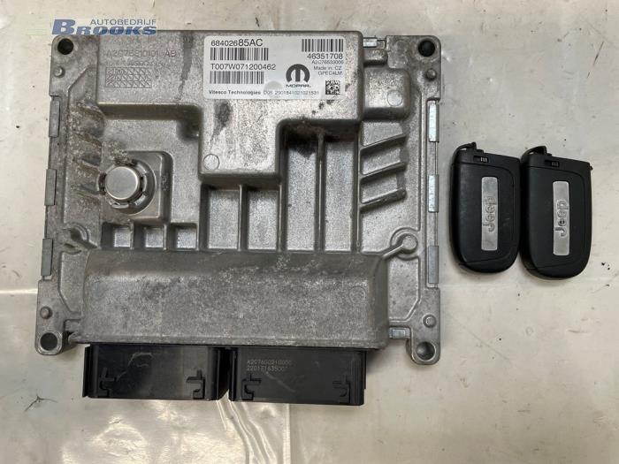Gebruikte Computer Motormanagement Jeep Compass II (MP) 1.3 4XE 240 16V 4x4 Prijs € 250,00 Margeregeling aangeboden door Autobedrijf Brooks