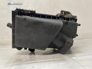 Gebruikte Luchtfilterhuis Volkswagen Golf IV (1J1) 1.6 Prijs € 15,00 Margeregeling aangeboden door Autobedrijf Brooks