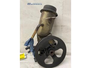 Gebruikte Stuurbekrachtiging Pomp Toyota Yaris (P1) 1.3 16V VVT-i Prijs € 25,00 Margeregeling aangeboden door Autobedrijf Brooks