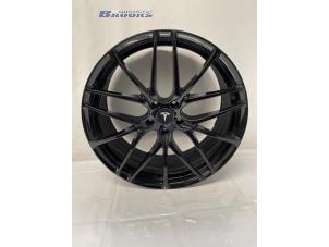 Gebruikte Velg Tesla Model S 100D Prijs € 250,00 Margeregeling aangeboden door Autobedrijf Brooks