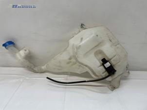 Gebruikte Ruitensproeiertank voor Tesla Model S 100D Prijs € 30,00 Margeregeling aangeboden door Autobedrijf Brooks