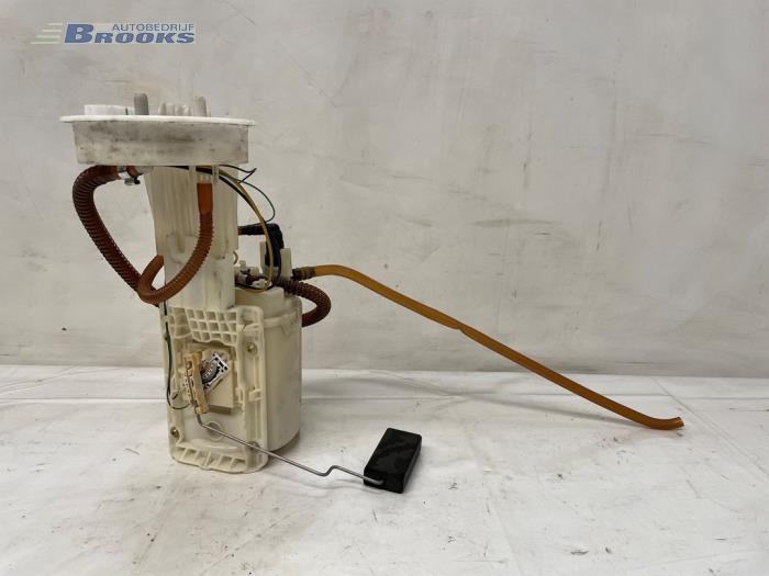 Gebruikte Tank element Pomp Audi A4 Cabriolet (B6) 2.4 V6 30V Prijs € 90,00 Margeregeling aangeboden door Autobedrijf Brooks