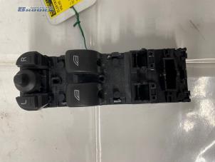 Gebruikte Elektrisch Raam Schakelaar Volvo C30 (EK/MK) 1.6 D 16V Prijs € 25,00 Margeregeling aangeboden door Autobedrijf Brooks