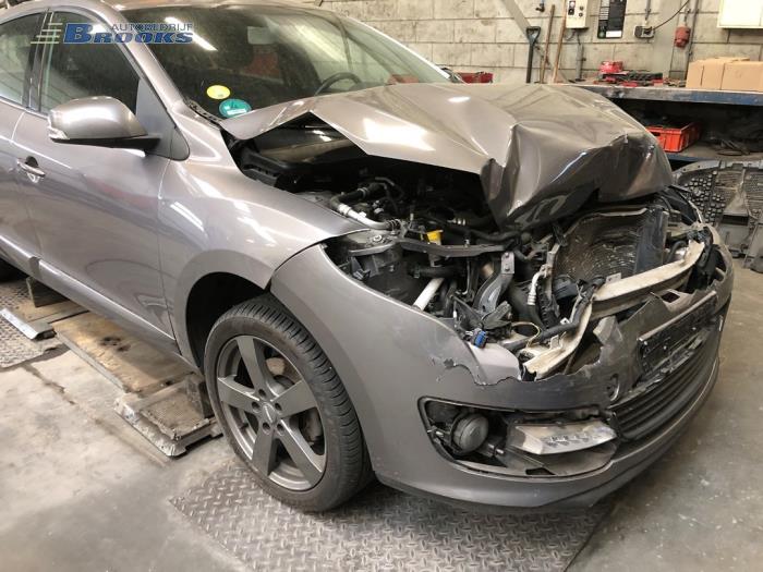 Aandrijfas rechts-voor van een Renault Megane III Berline (BZ) 1.5 dCi 110 2013