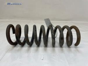 Gebruikte Schroefveer achter Mercedes C (W202) 1.8 C-180 16V Prijs € 20,00 Margeregeling aangeboden door Autobedrijf Brooks