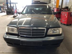 Gebruikte Schroefveer achter Mercedes C (W202) 1.8 C-180 16V Prijs € 20,00 Margeregeling aangeboden door Autobedrijf Brooks