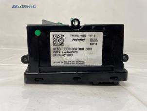 Gebruikte Deur module Tesla Model S 100D Prijs € 20,00 Margeregeling aangeboden door Autobedrijf Brooks