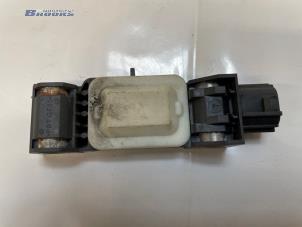 Gebruikte Airbag Sensor Nissan Note (E11) 1.4 16V Prijs € 15,00 Margeregeling aangeboden door Autobedrijf Brooks