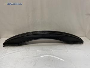 Gebruikte Bumperbalk achter Tesla Model S 100D Prijs € 50,00 Margeregeling aangeboden door Autobedrijf Brooks