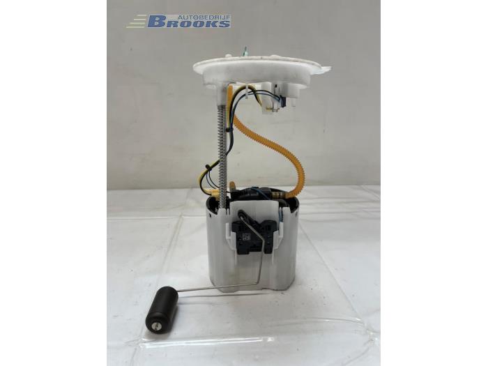 Gebruikte Tank element Pomp Lynk &amp; Co 01 1.5 PHEV Prijs € 165,00 Margeregeling aangeboden door Autobedrijf Brooks