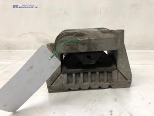 Gebruikte Motorsteun Volkswagen Caddy III (2KA,2KH,2CA,2CH) 1.9 TDI Prijs € 10,00 Margeregeling aangeboden door Autobedrijf Brooks