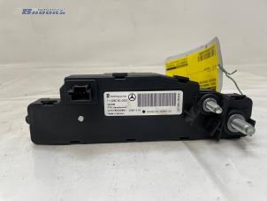 Gebruikte Kachel Verwarmingselement Mercedes Sprinter Tourer 3,5t (907.7) 315 CDI 2.0 D RWD Prijs € 45,00 Margeregeling aangeboden door Autobedrijf Brooks