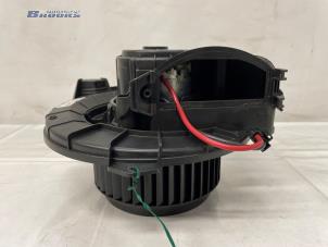 Gebruikte Kachel Ventilatiemotor Mercedes Sprinter Tourer 3,5t (907.7) 315 CDI 2.0 D RWD Prijs € 30,00 Margeregeling aangeboden door Autobedrijf Brooks