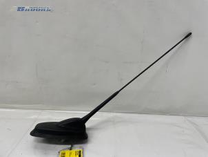 Gebruikte Antenne Mercedes Sprinter Tourer 3,5t (907.7) 315 CDI 2.0 D RWD Prijs € 30,00 Margeregeling aangeboden door Autobedrijf Brooks