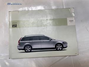 Gebruikte Instructie Boekje Volvo V50 (MW) 2.4 20V Prijs € 20,00 Margeregeling aangeboden door Autobedrijf Brooks