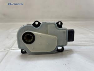 Gebruikte Kachelklep Motor Tesla Model S 100D Prijs € 35,00 Margeregeling aangeboden door Autobedrijf Brooks