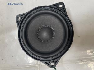 Gebruikte Luidspreker Tesla Model 3 Long Range AWD 75 kWh Prijs € 20,00 Margeregeling aangeboden door Autobedrijf Brooks