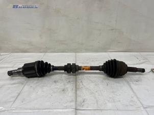 Gebruikte Aandrijfas links-voor Nissan Micra (K13) 1.2 12V DIG-S Prijs € 40,00 Margeregeling aangeboden door Autobedrijf Brooks