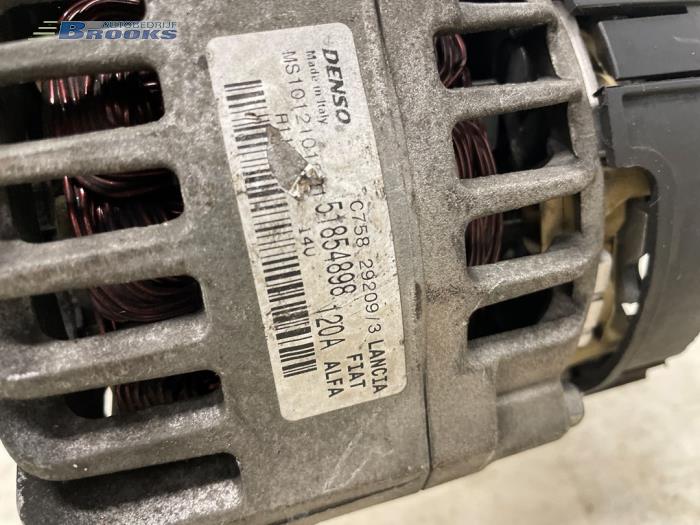Dynamo van een Alfa Romeo 159 (939AX) 1.8 TBI 16V 2011