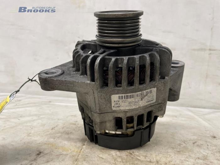 Dynamo van een Alfa Romeo 159 (939AX) 1.8 TBI 16V 2011