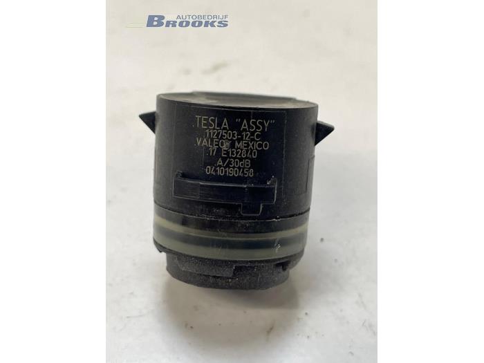 PDC Sensor van een Tesla Model 3 Long Range AWD 75 kWh 2019