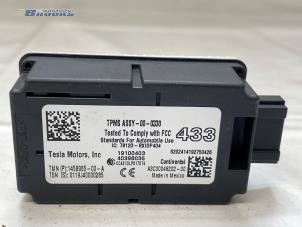 Gebruikte Bandenspanning module Tesla Model 3 Long Range AWD 75 kWh Prijs € 20,00 Margeregeling aangeboden door Autobedrijf Brooks