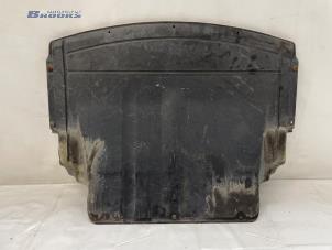 Gebruikte Motor Beschermplaat BMW 3 serie (E46/2) 320 Ci 24V Prijs € 40,00 Margeregeling aangeboden door Autobedrijf Brooks