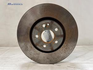 Gebruikte Remschijf voor Mercedes EQV 300 Prijs € 60,50 Inclusief btw aangeboden door Autobedrijf Brooks