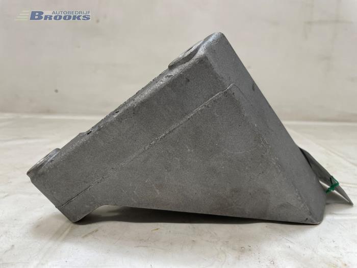 Gebruikte Motorrubber Mercedes EQV 300 Prijs € 20,00 Margeregeling aangeboden door Autobedrijf Brooks