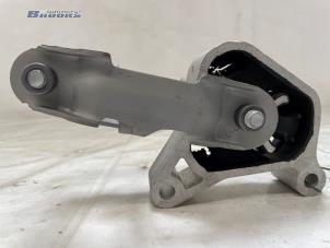 Gebruikte Motorsteun Mercedes EQV 300 Prijs € 20,00 Margeregeling aangeboden door Autobedrijf Brooks