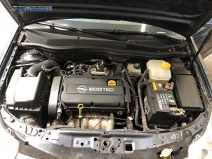 Gebruikte Luchtmassameter Opel Astra H Twin Top (L67) 1.8 16V Prijs € 20,00 Margeregeling aangeboden door Autobedrijf Brooks