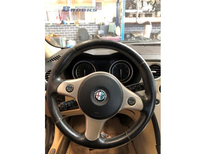 Gebruikte Combischakelaar Stuurkolom Alfa Romeo 159 Sportwagon (939BX) 2.4 JTDm 20V Prijs € 75,00 Margeregeling aangeboden door Autobedrijf Brooks
