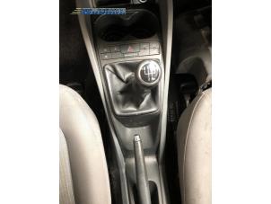 Gebruikte Versnellingspook Seat Ibiza ST (6J8) 1.2 TDI Ecomotive Prijs € 50,00 Margeregeling aangeboden door Autobedrijf Brooks