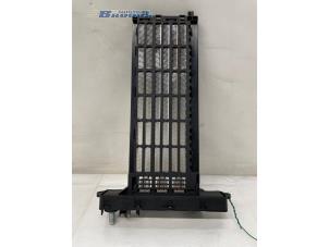 Gebruikte Kachel Verwarmingselement Mercedes EQV 300 Prijs € 45,00 Margeregeling aangeboden door Autobedrijf Brooks