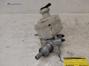 Gebruikte Hoofdremcilinder Landrover Discovery III (LAA/TAA) 2.7 TD V6 Prijs € 45,00 Margeregeling aangeboden door Autobedrijf Brooks