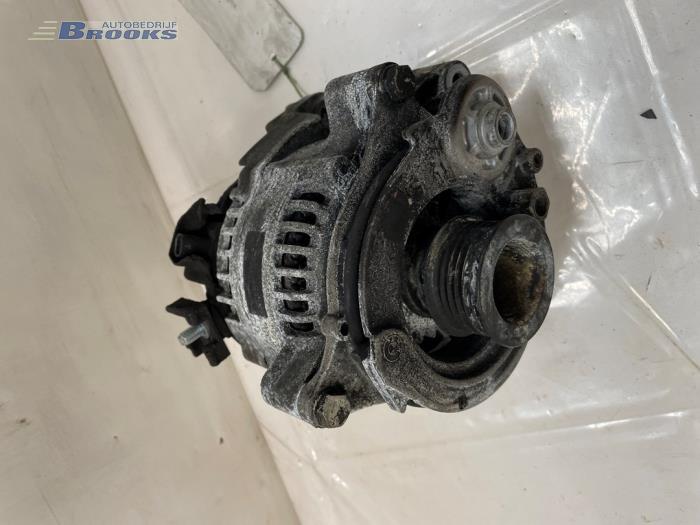 Dynamo van een BMW X1 (F48) sDrive 20i 2.0 16V Twin Power Turbo 2018