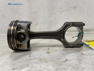 Gebruikte Zuiger Audi RS 3 Sportback (8VA/8VF) 2.5 TFSI 20V Quattro Prijs € 200,00 Margeregeling aangeboden door Autobedrijf Brooks