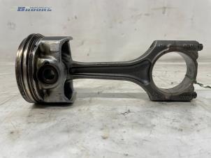 Gebruikte Zuiger Audi RS 3 Sportback (8VA/8VF) 2.5 TFSI 20V Quattro Prijs € 200,00 Margeregeling aangeboden door Autobedrijf Brooks