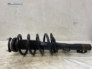 Gebruikte Voorpoot links Ford Transit 2.0 TDCi 16V Eco Blue 105 Prijs € 50,00 Margeregeling aangeboden door Autobedrijf Brooks