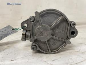 Gebruikte Vacuumpomp Rembekrachtiging Jeep Grand Cherokee (WK/WK2) 3.0 CRD V6 24V Prijs € 75,00 Margeregeling aangeboden door Autobedrijf Brooks