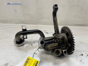 Gebruikte Oliepomp Volkswagen Transporter T5 2.5 TDi 4Motion Prijs € 45,00 Margeregeling aangeboden door Autobedrijf Brooks