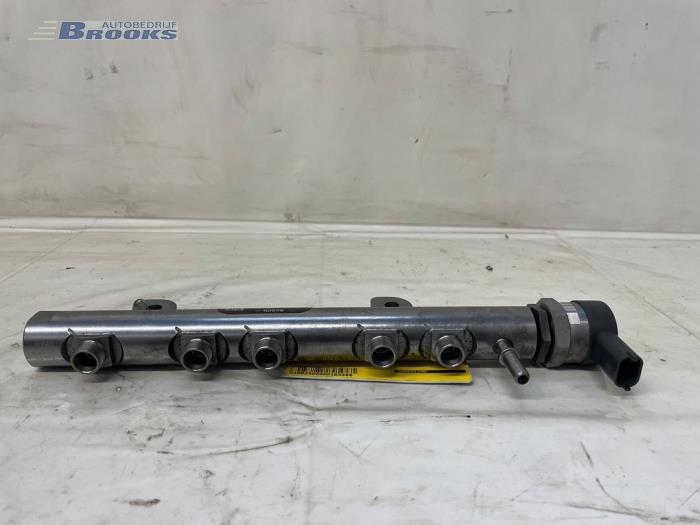 Gebruikte Injector brug Jeep Grand Cherokee (WK/WK2) 3.0 CRD V6 24V Prijs € 50,00 Margeregeling aangeboden door Autobedrijf Brooks