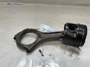 Gebruikte Zuiger Jeep Grand Cherokee (WK/WK2) 3.0 CRD V6 24V Prijs € 100,00 Margeregeling aangeboden door Autobedrijf Brooks