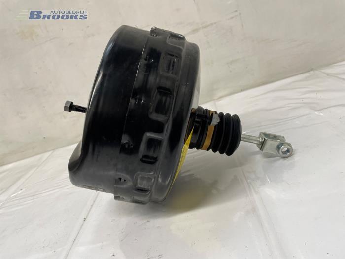 Rembekrachtiger van een Mercedes-Benz C (W204) 3.0 C-320 CDI V6 24V 2007