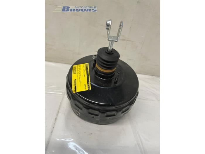 Rembekrachtiger van een Mercedes-Benz C (W204) 3.0 C-320 CDI V6 24V 2007