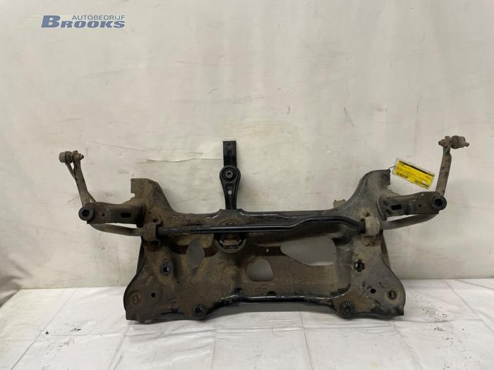 Subframe van een Volkswagen Golf VII (AUA) 1.6 TDI BMT 16V 2018