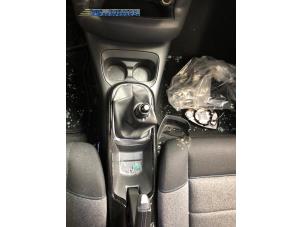 Gebruikte Versnellingspook Citroen C4 Cactus (0B/0P) 1.2 PureTech 130 12V Prijs € 100,00 Margeregeling aangeboden door Autobedrijf Brooks