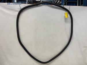 Gebruikte Portierrubber 4Deurs links-voor Lynk &amp; Co 01 1.5 PHEV Prijs € 50,00 Margeregeling aangeboden door Autobedrijf Brooks